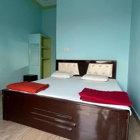 Hotel Vijay Palace Ayodhya Dış mekan fotoğraf