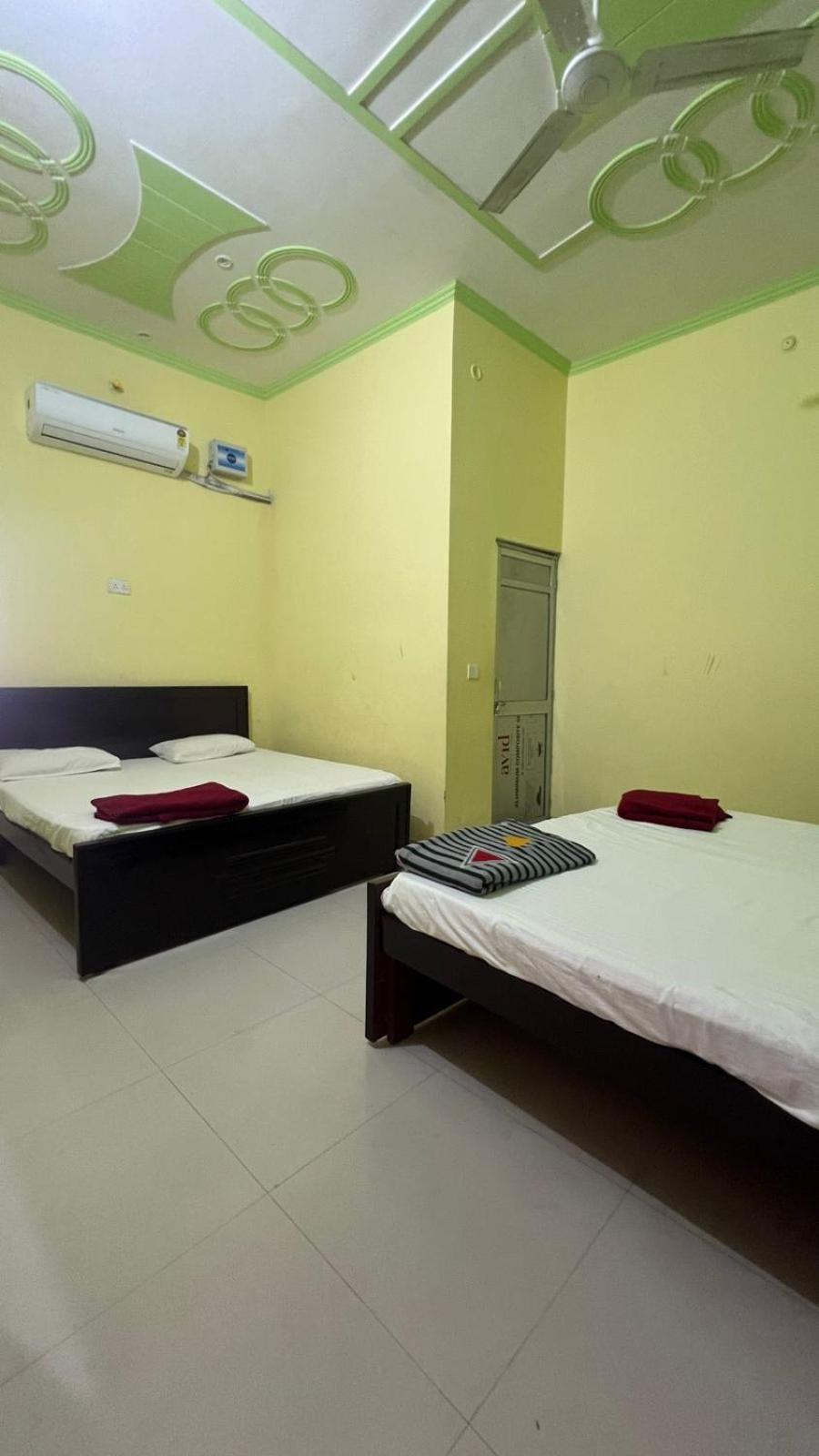 Hotel Vijay Palace Ayodhya Dış mekan fotoğraf