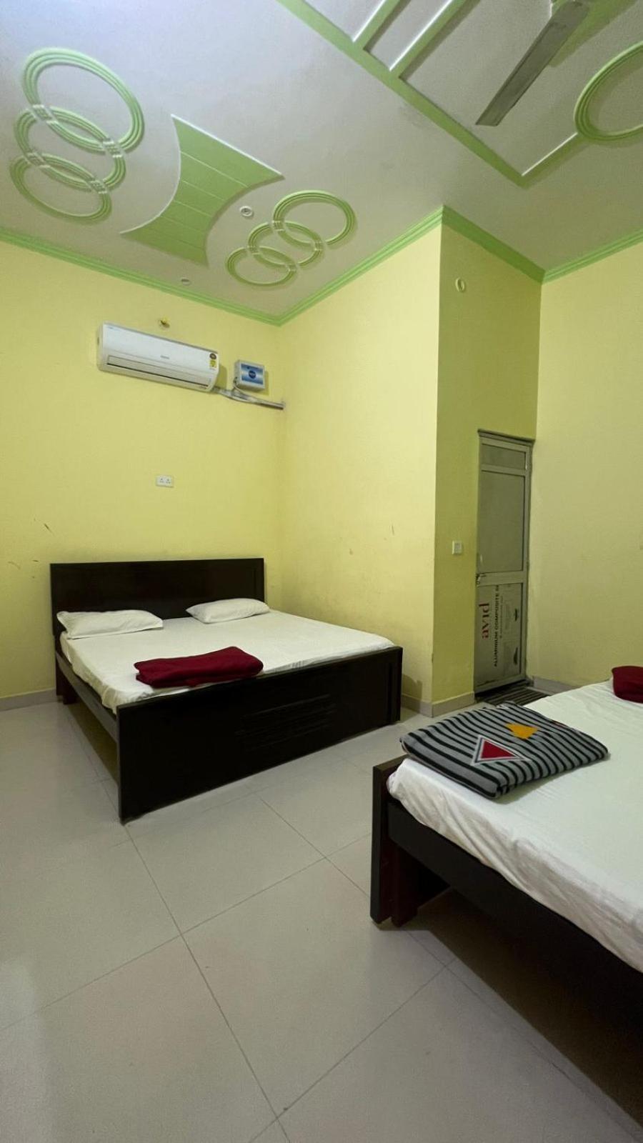 Hotel Vijay Palace Ayodhya Dış mekan fotoğraf