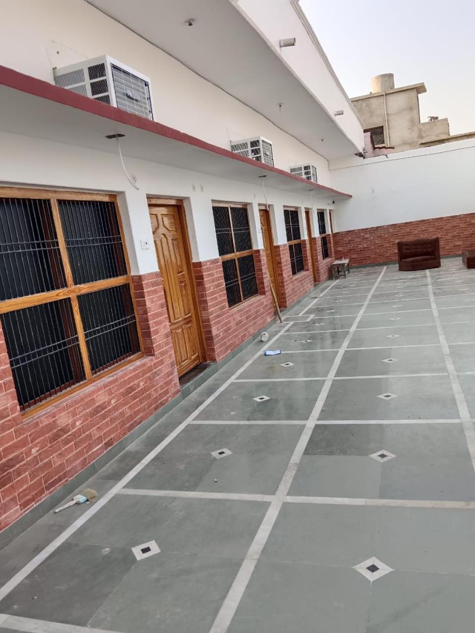 Hotel Vijay Palace Ayodhya Dış mekan fotoğraf