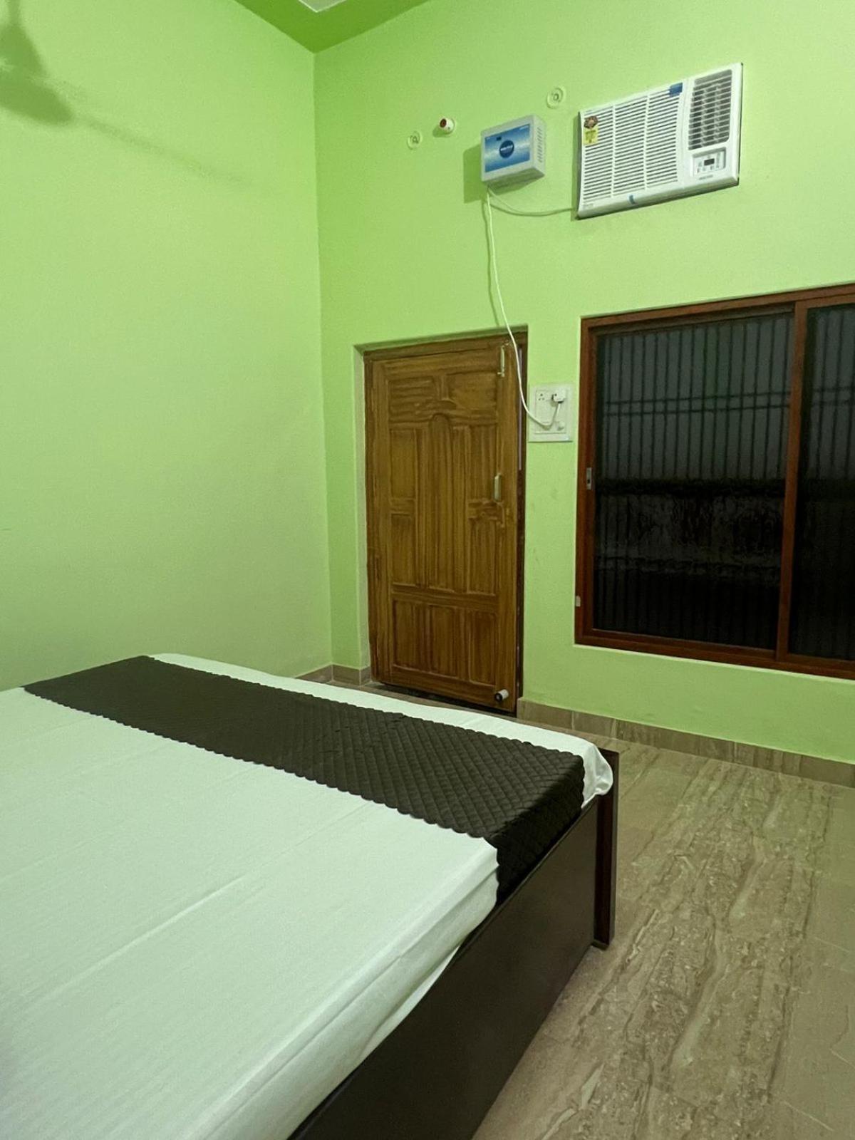 Hotel Vijay Palace Ayodhya Dış mekan fotoğraf