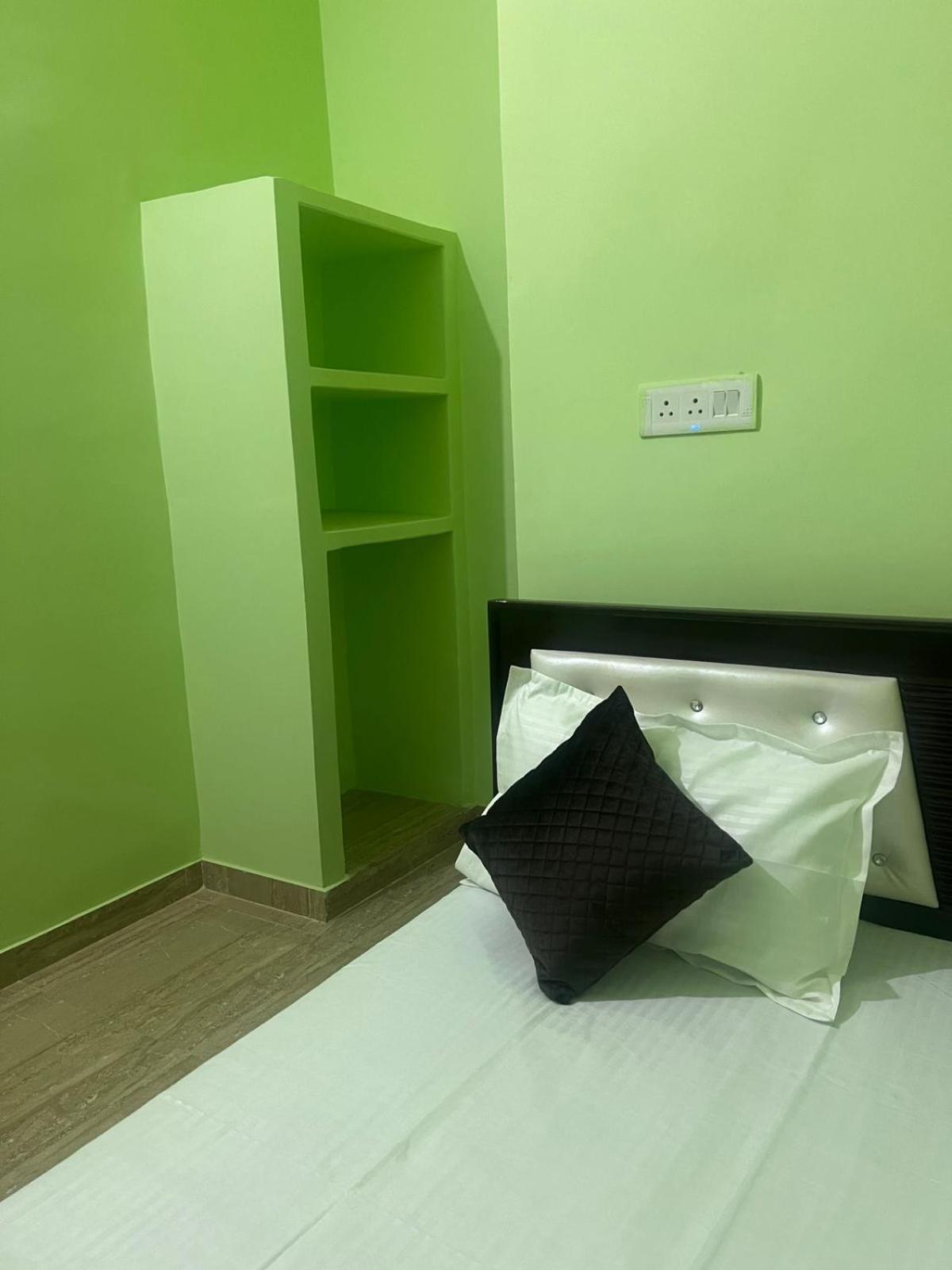 Hotel Vijay Palace Ayodhya Dış mekan fotoğraf
