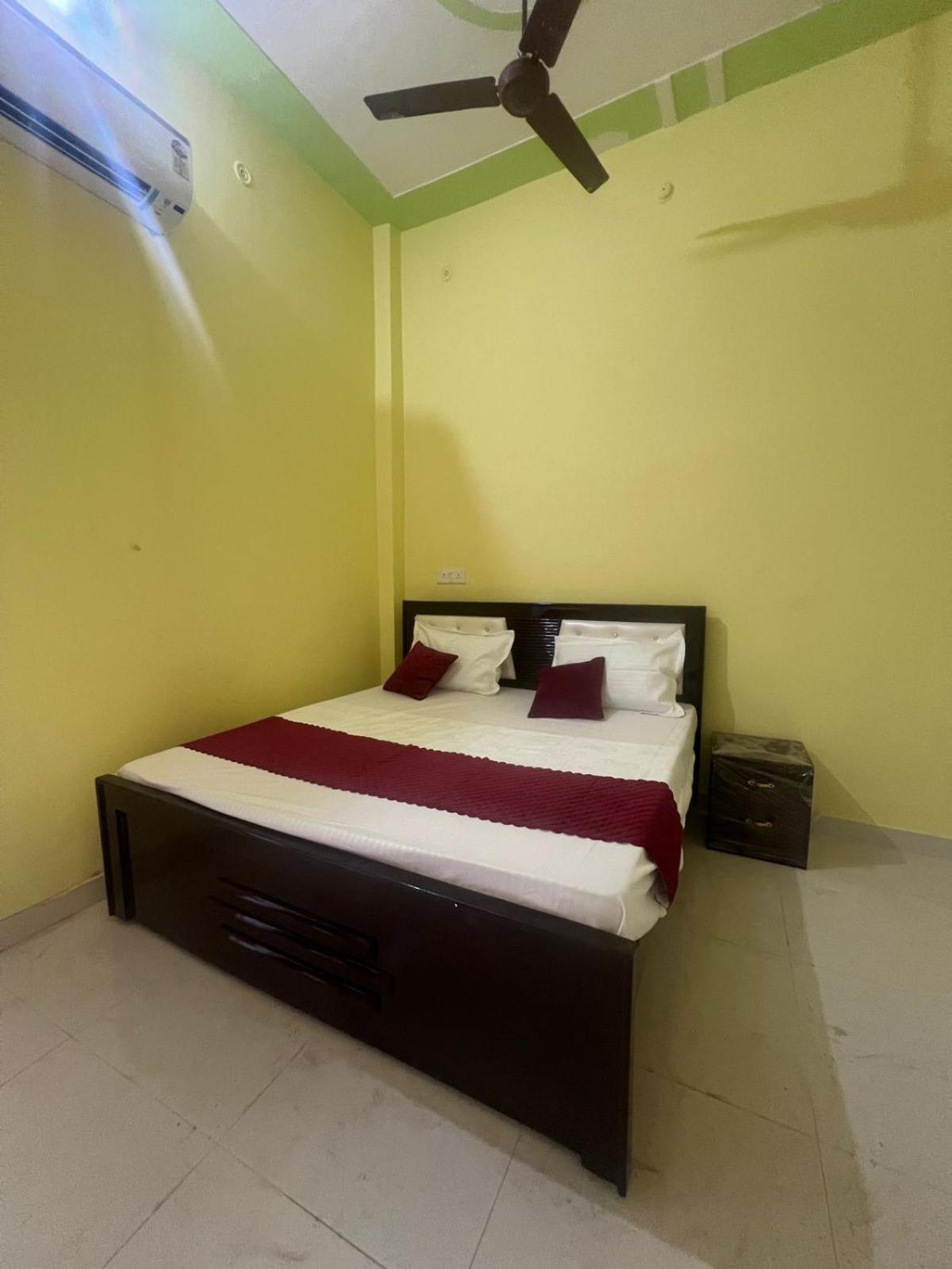 Hotel Vijay Palace Ayodhya Dış mekan fotoğraf